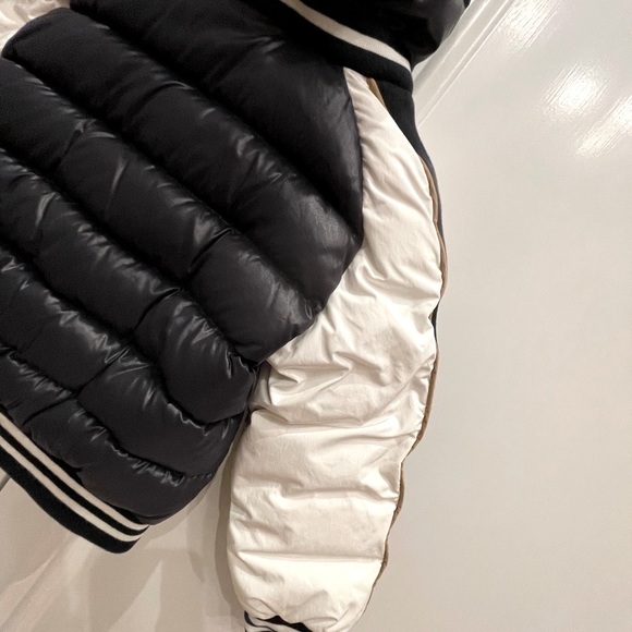 Moncler Bomber 2t with detachable hood+Duster bag+Hanger - Picture 5 of 14